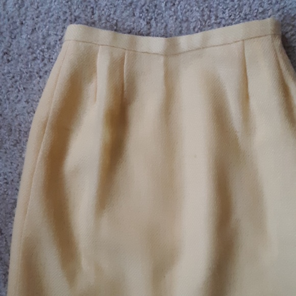 Classic Vintage Sunshine Yellow Pencil Skirt - Picture 2 of 3